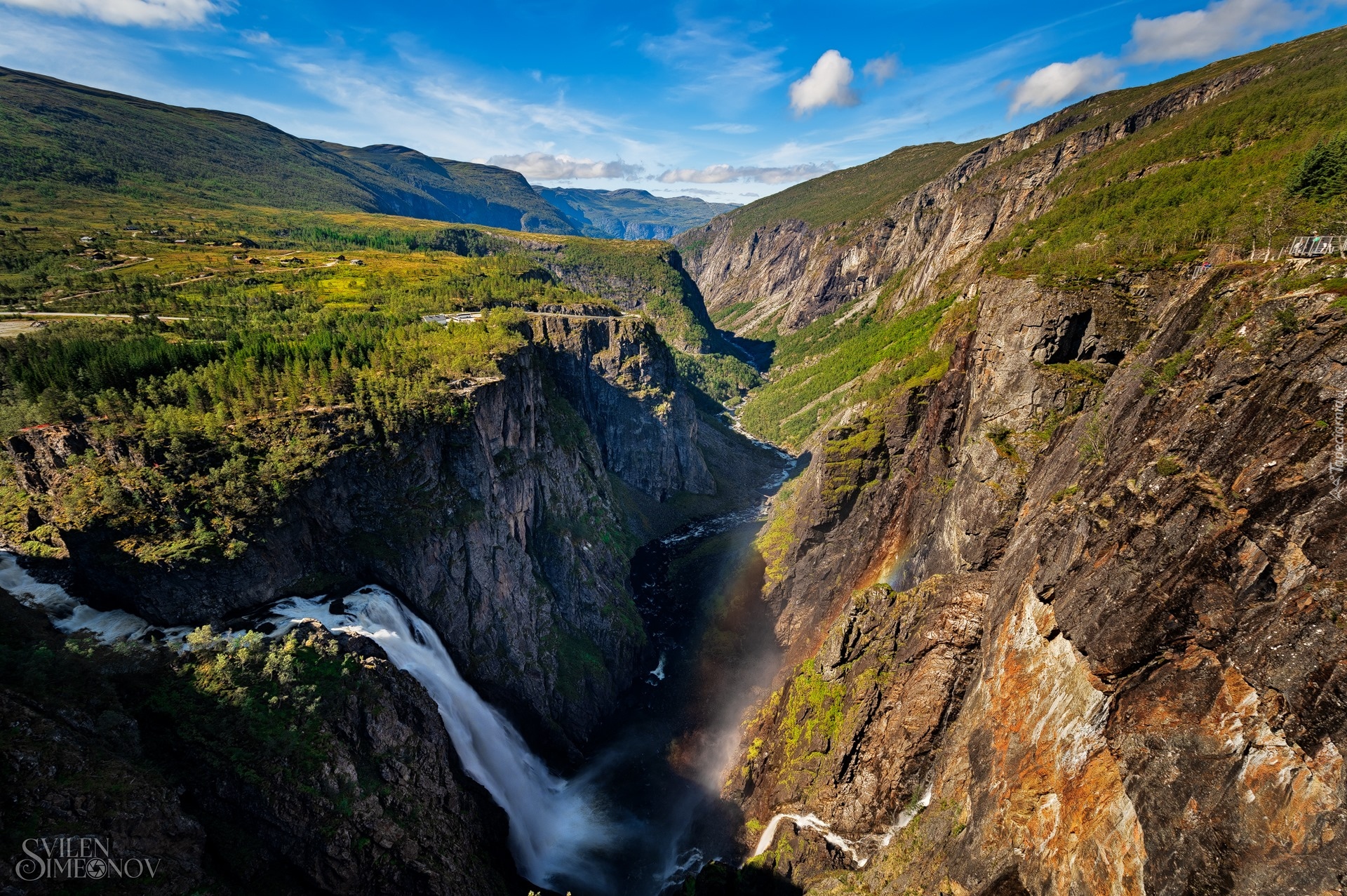 Góry, Rzeka, Wodospad Voringsfossen, Skały, Region Hordaland, Norwegia