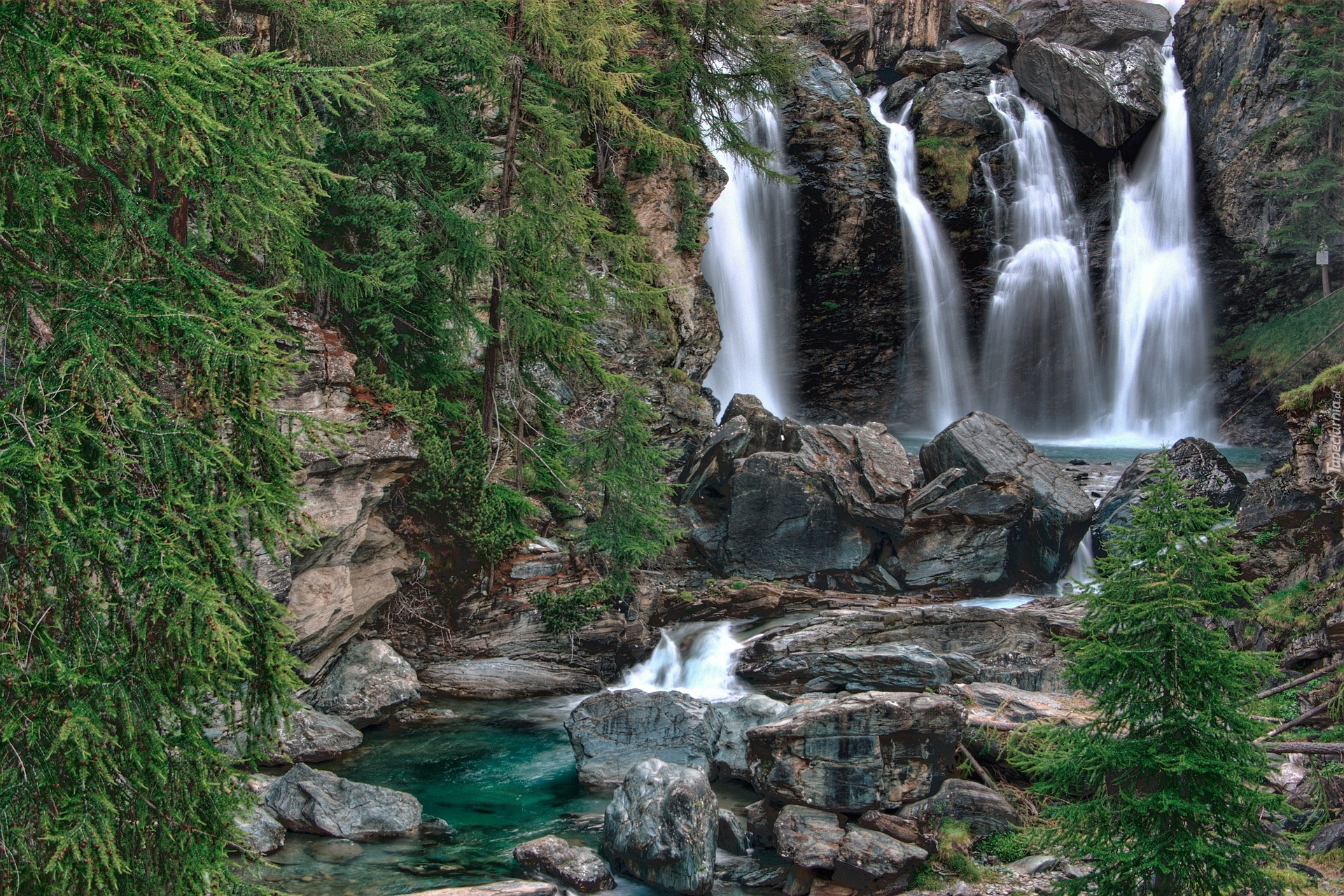 Skała, Wodospad, Park Narodowy Gran Paradiso, Dolina Aosty, Włochy