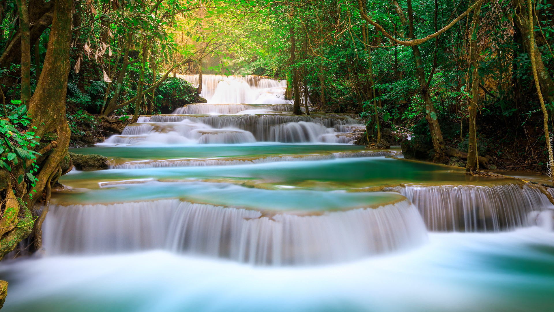 Wodospad, Huai Mae Khamin Waterfall, Kanchanaburi, Tajlandia