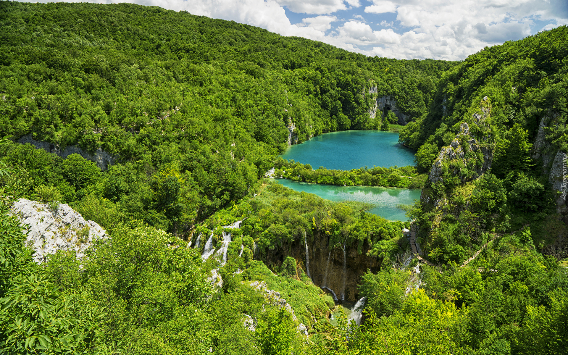 Park Narodowy Jezior Plitwickich, Wodospady, Jeziora, Drzewa, Lasy, Zieleń, Chmury, Chorwacja