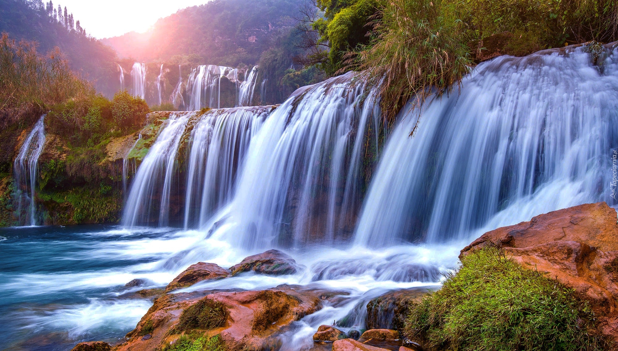 Kamienie, Roślinność, Wodospad, Jiulong Waterfalls, Luoping County, Prowincja Junnan, Chiny