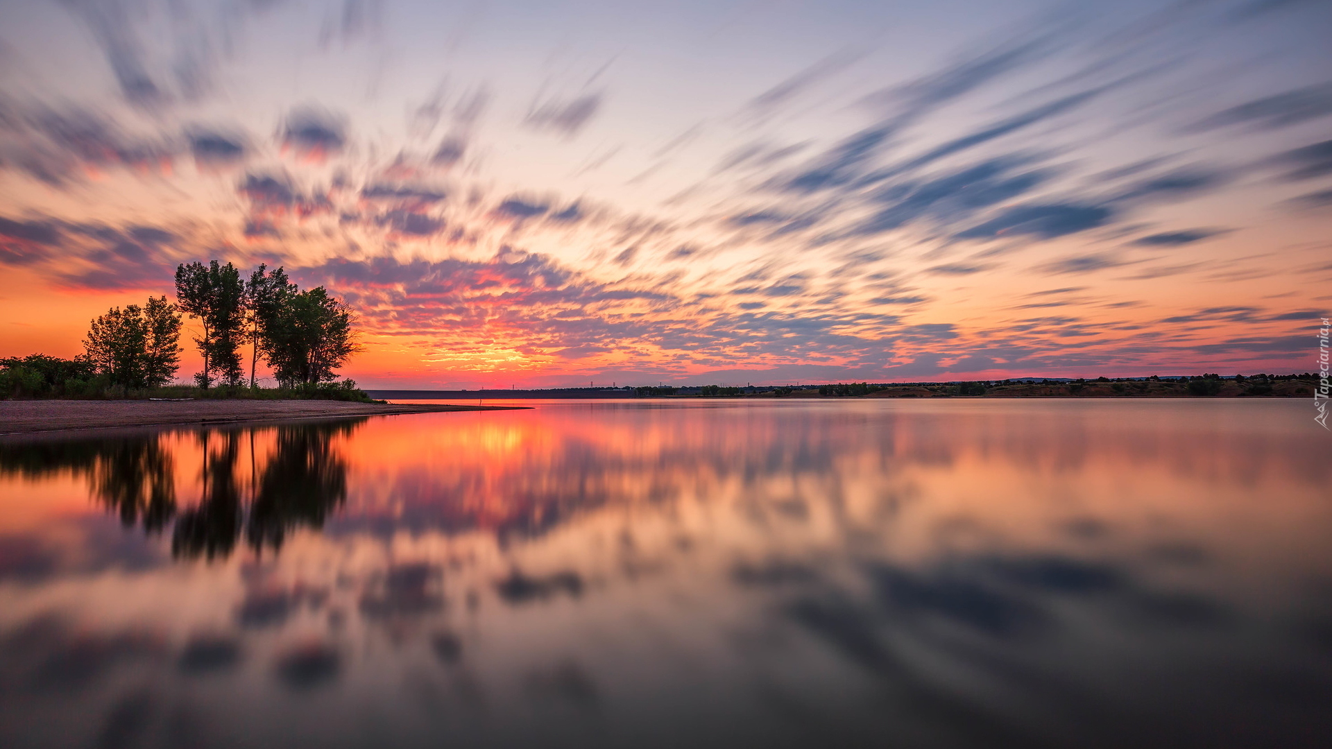 Wschód słońca, Chmury, Jezioro, Lake Chatfield, Drzewa, Kolorado, Stany Zjednoczone