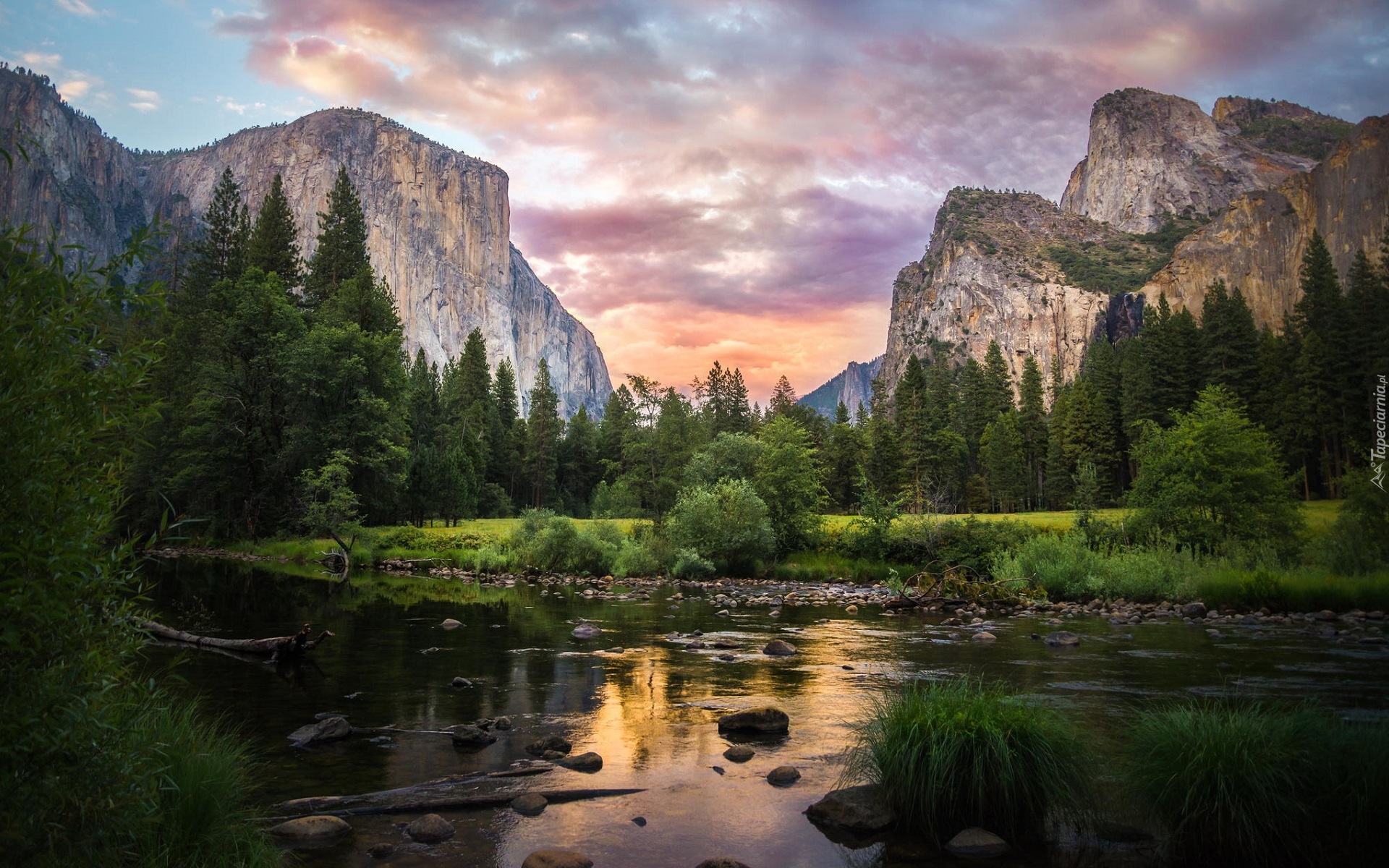 Stany Zjednoczone, Stan Kalifornia, Park Narodowy Yosemite, Rzeka Merced, Drzewa, Góry Sierra Nevada, Wschód słońca