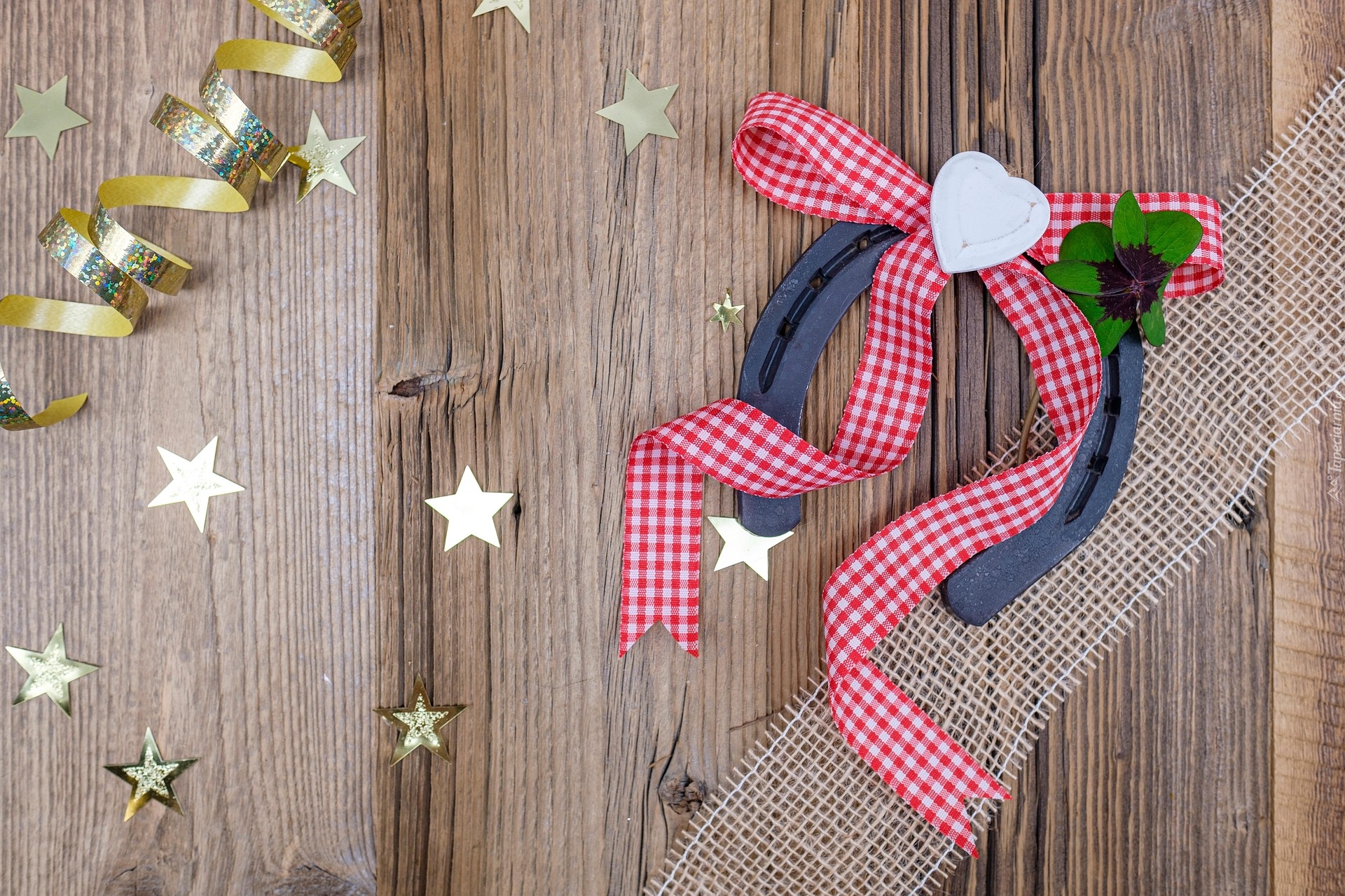 Podkowa, Wstążka, Kompozycja