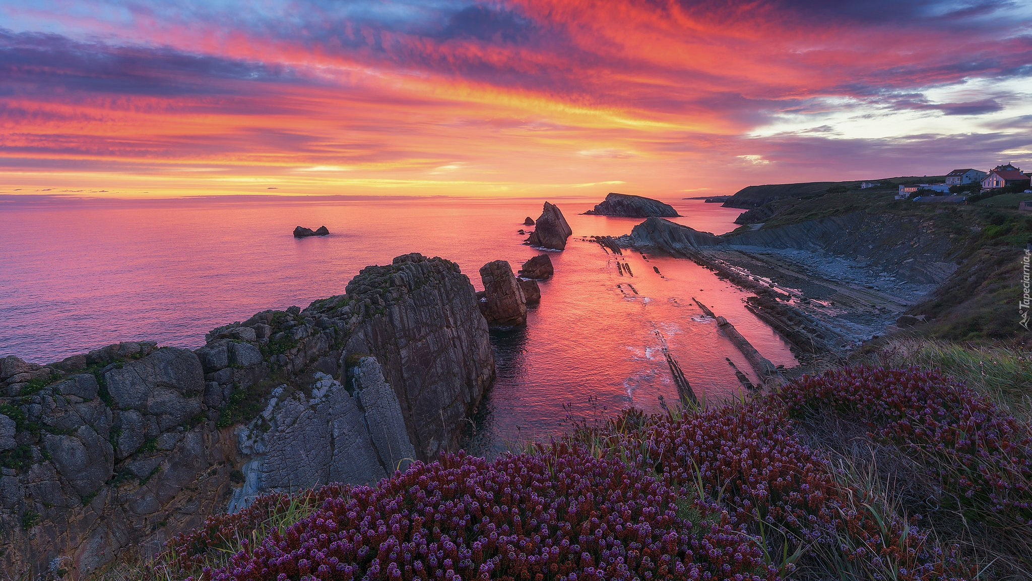 Plaża Arnia, Skały, Wschód słońca, Morze, Wybrzeże Costa Quebrada, Kantabria, Hiszpania