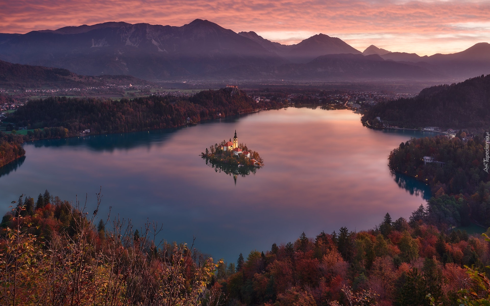 Słowenia, Góry, Jezioro Bled, Wyspa, Blejski Otok, Kościół, Jesień, Lasy