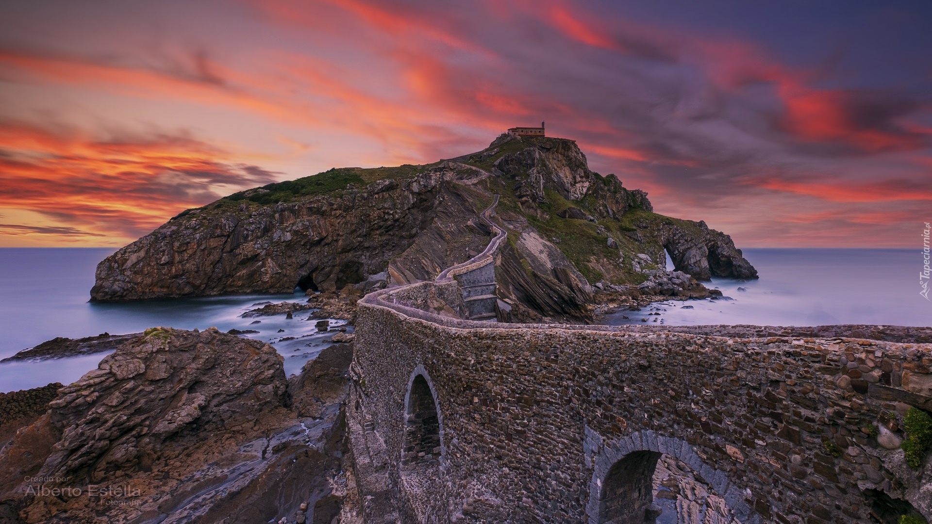 Hiszpania, Kraj Basków, Prowincja Vizcaya, Wyspa Gaztelugatxe, Morze, Góra, Mur