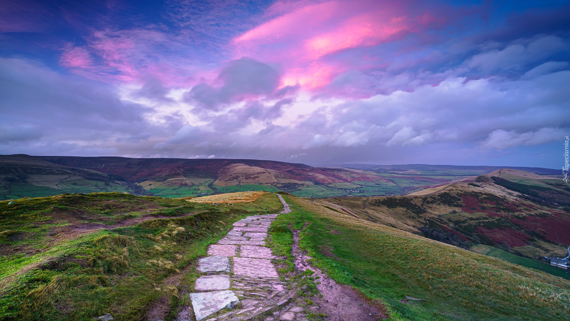 Wzgórze Mam Tor, Droga, Niebo, Chmury, Wyżyna Peak District, Derbyshire, Anglia