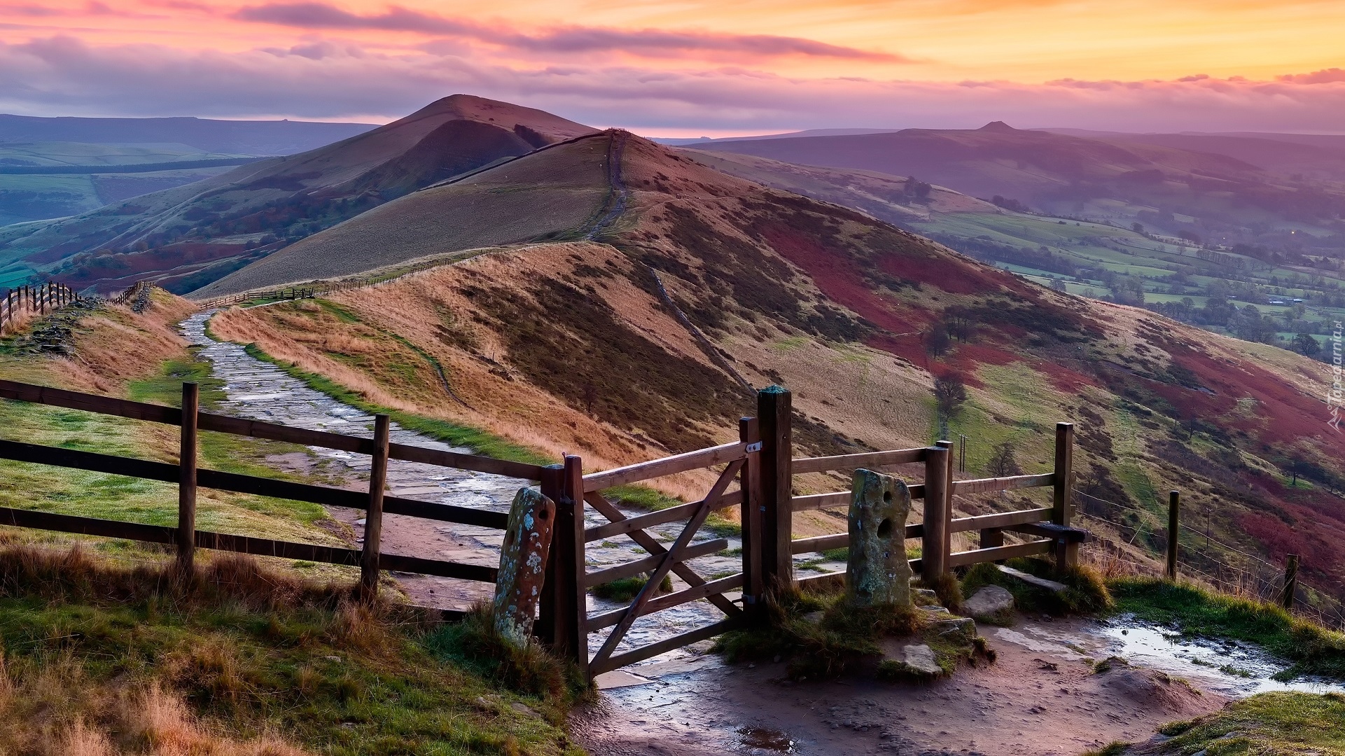 Anglia, Park Narodowy Peak District, Hrabstwo Derbyshire, Wzgórze Mam Tor, Wzgórza, Droga, Płot, Wschód słońca