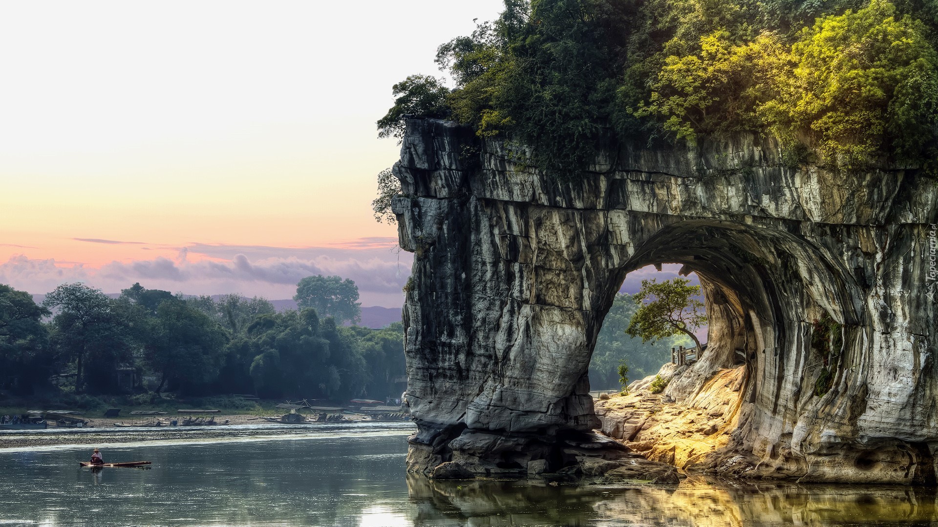 Chiny, Rzeka Taohua, Rzeka Lijiang, Wzgórze słoni, Skała