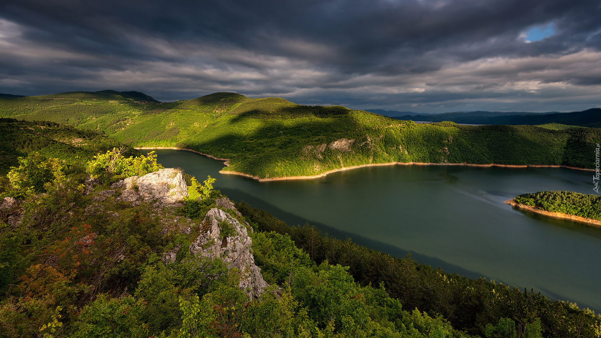 Jezioro, Góry, Drzewa, Niebo, Chmury