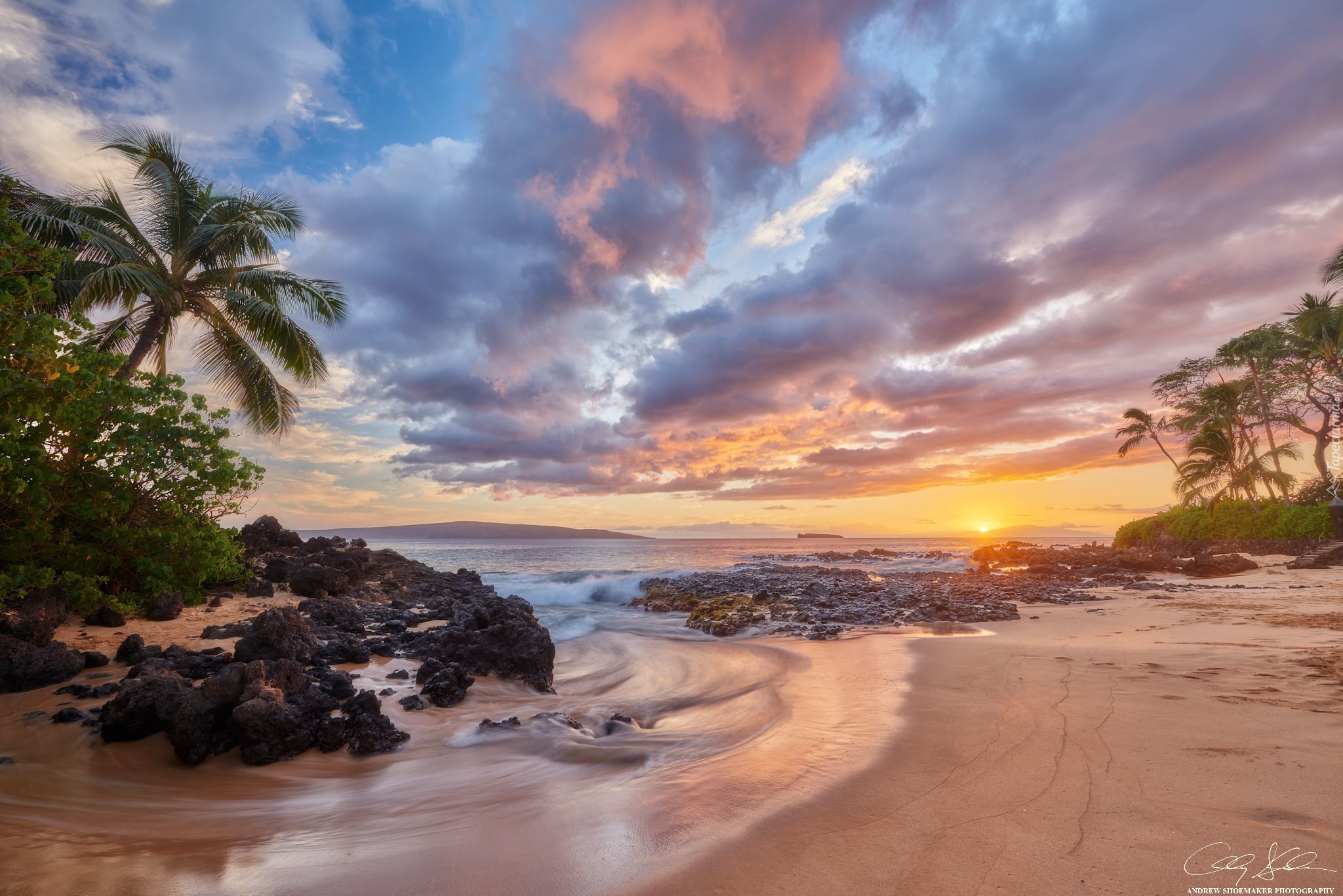 Hawaje, Wyspa Maui, Morze, Zachód słońca, Palmy, Chmury
