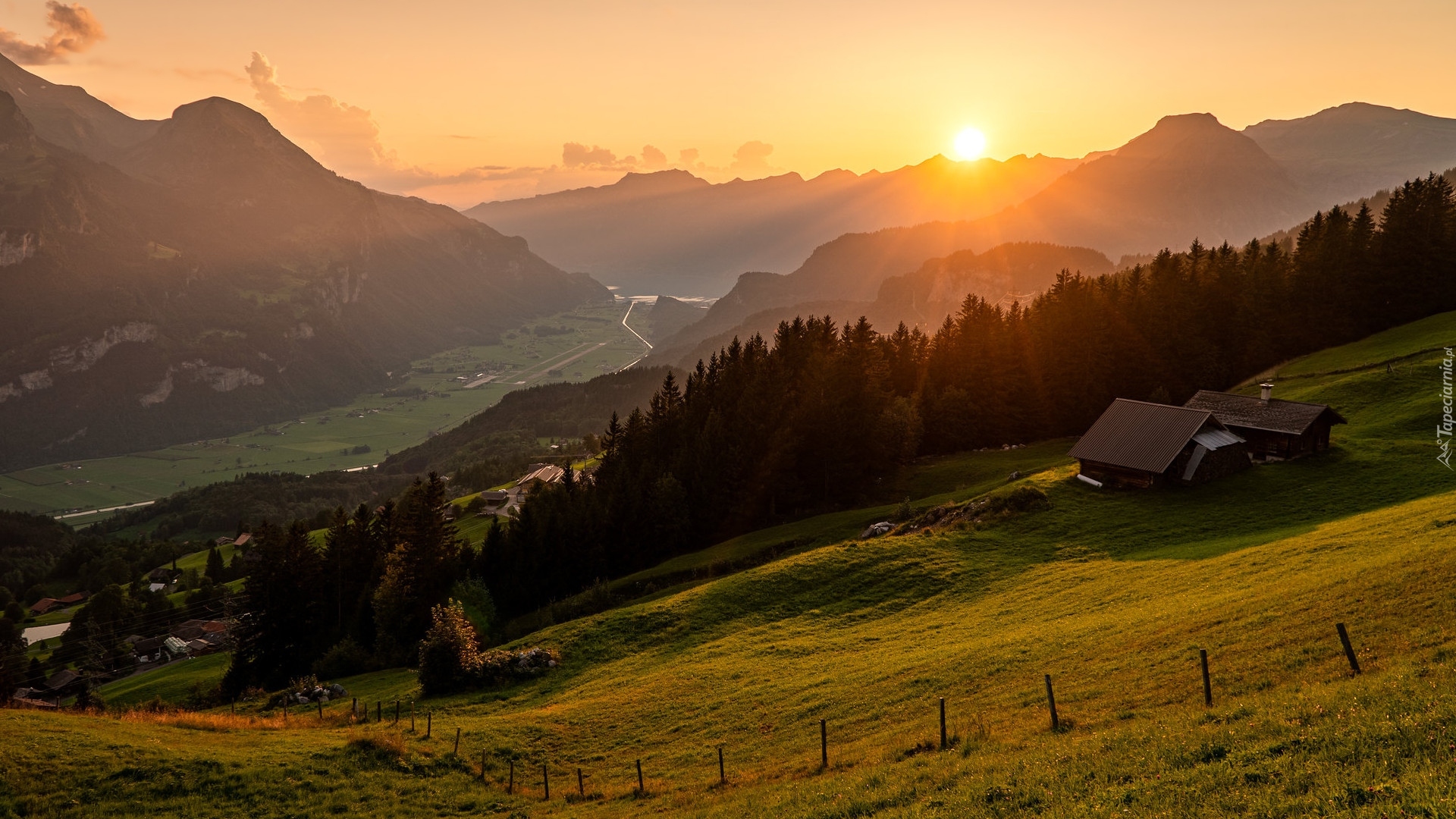 Góry, Zachód słońca, Drzewa, Domy, Dolina, Hasliberg, Szwajcaria
