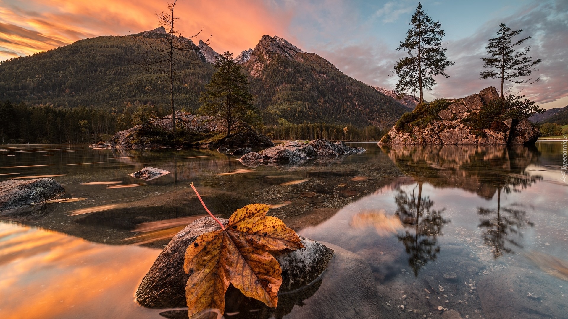 Góry, Alpy, Jezioro Hintersee, Skały, Drzewa, Zachód słońca, Bawaria, Niemcy