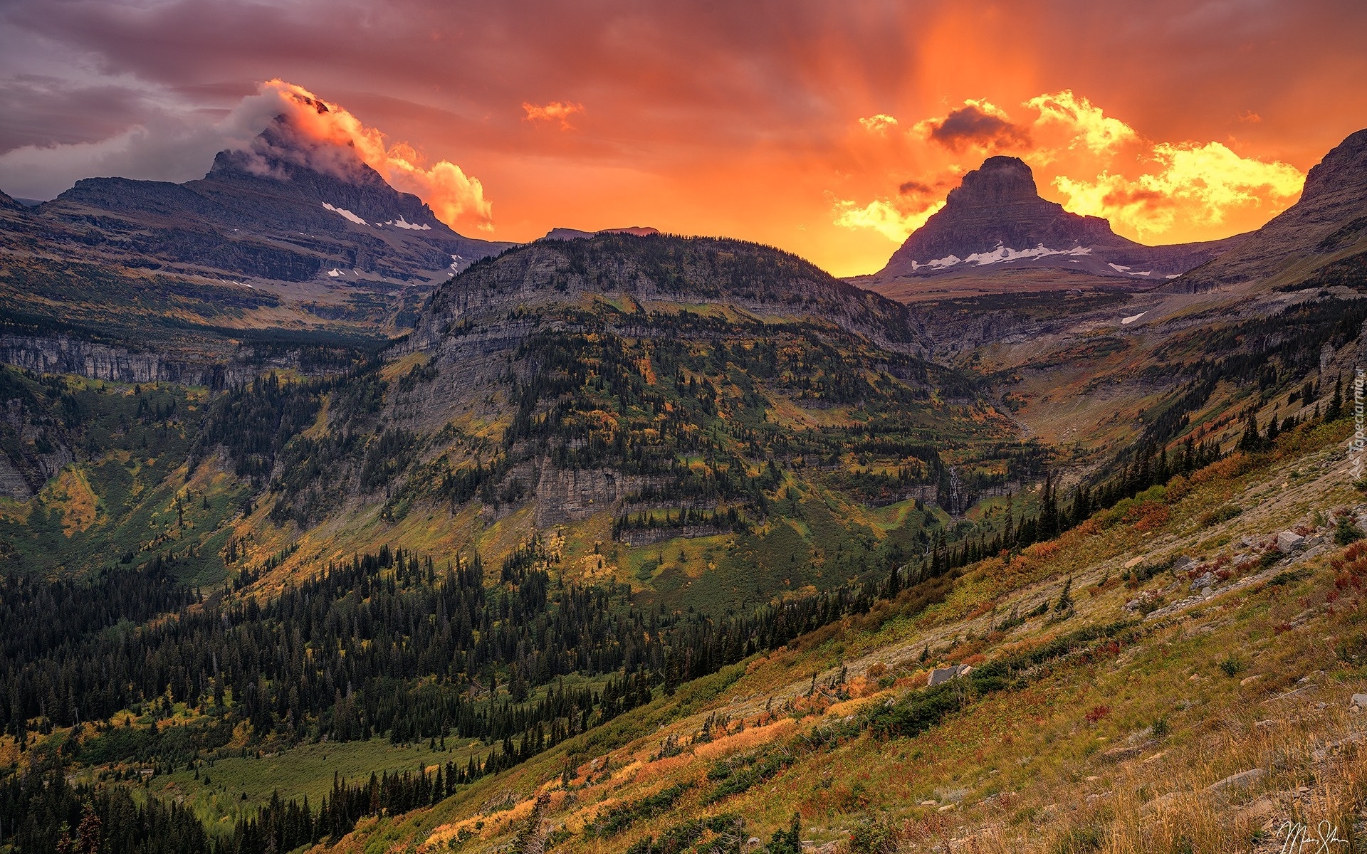 Park Narodowy Glacier, Góry, Drzewa, Zachód słońca, Montana, Stany Zjednoczone