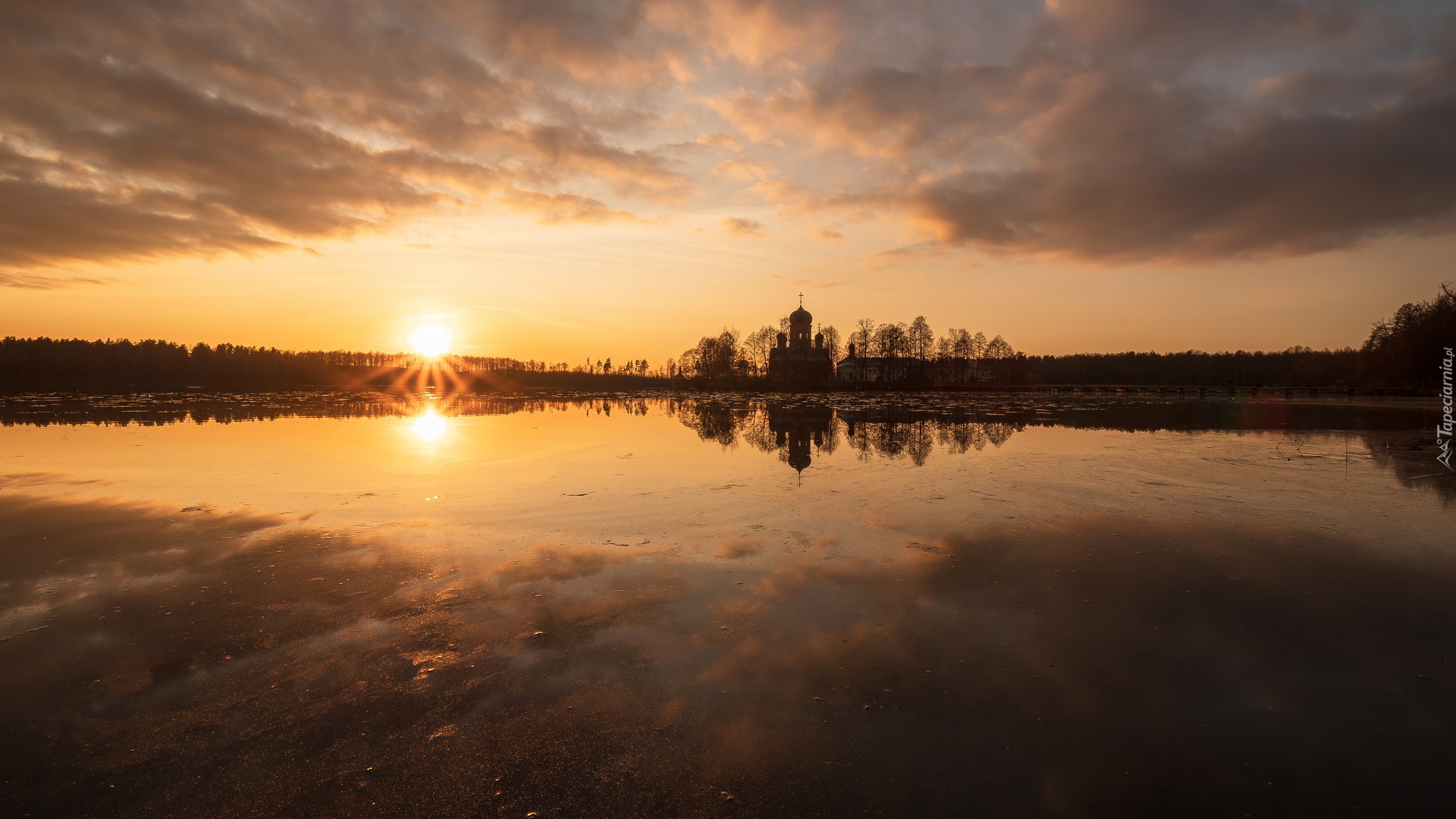 Zachód słońca, Jezioro, Vvedenskoe Lake, Cerkiew, Drzewa, Promienie słońca, Obwód włodzimierski, Rosja