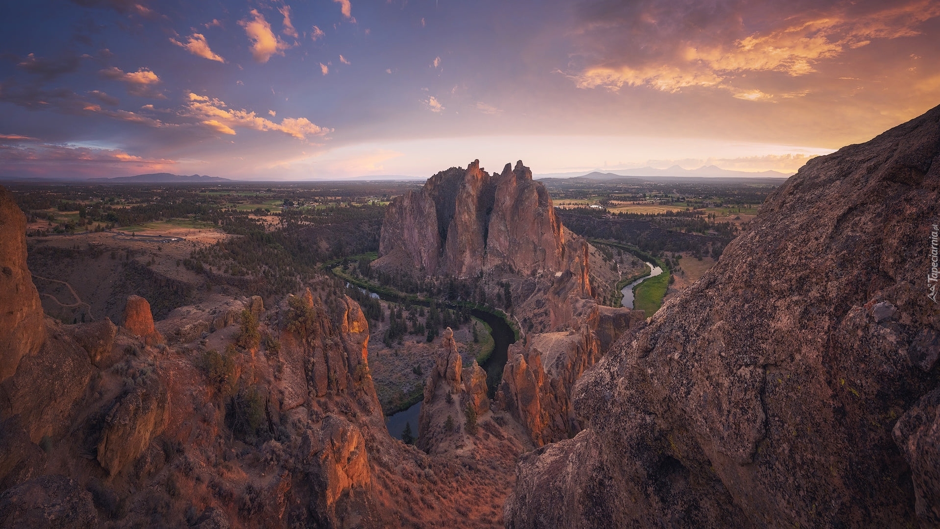 Stany Zjednoczone, Stan Oregon, Park stanowy Smith Rock, Góry, Skały, Rzeka, Crooked River, Zachód słońca