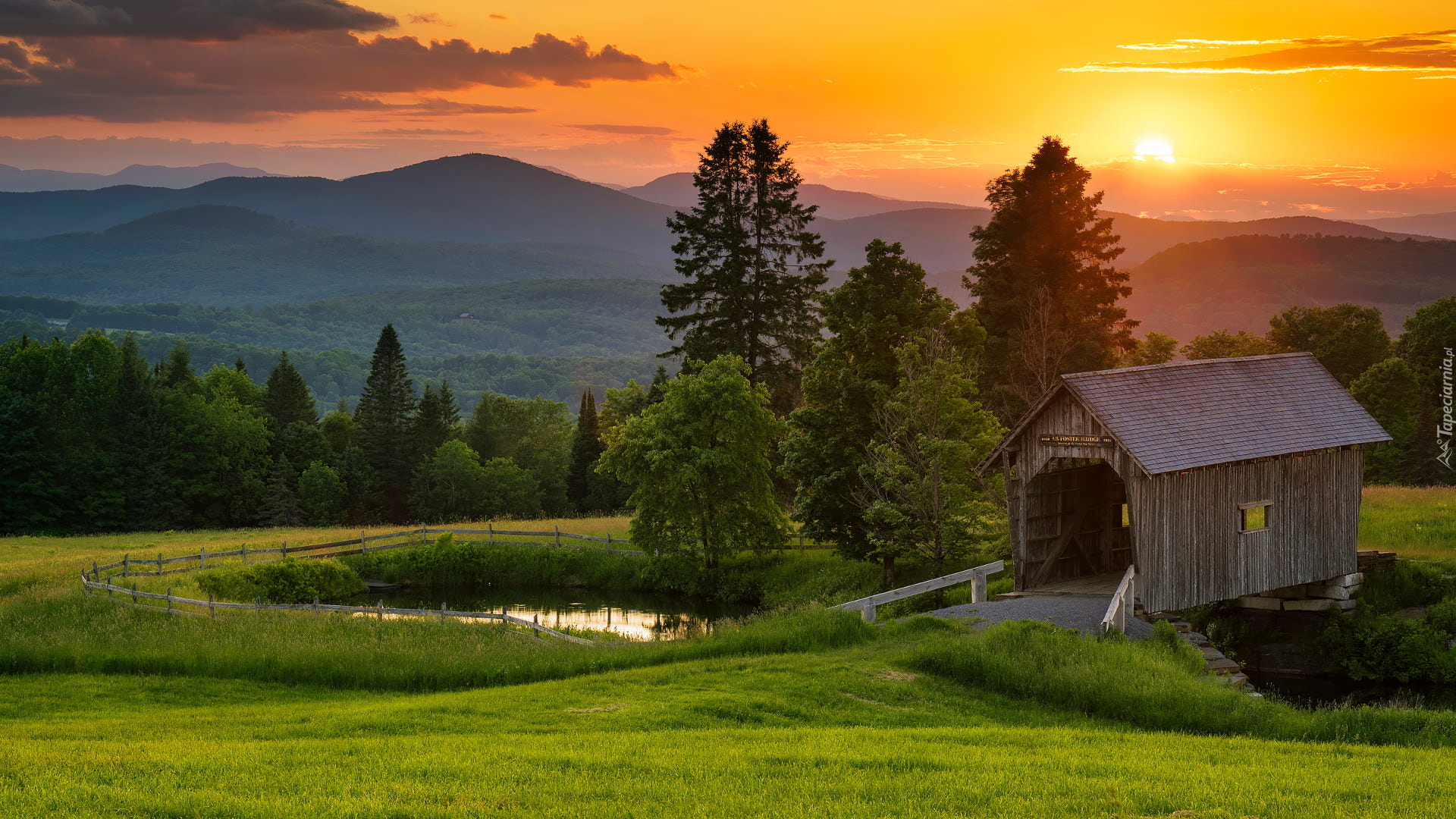 Lato, Góry, Drzewa, Zadaszony, Most, AM Foster Covered Bridge, Drzewa, Staw, Zachód słońca, Cabot, Stan Vermont, Stany Zjednoczone