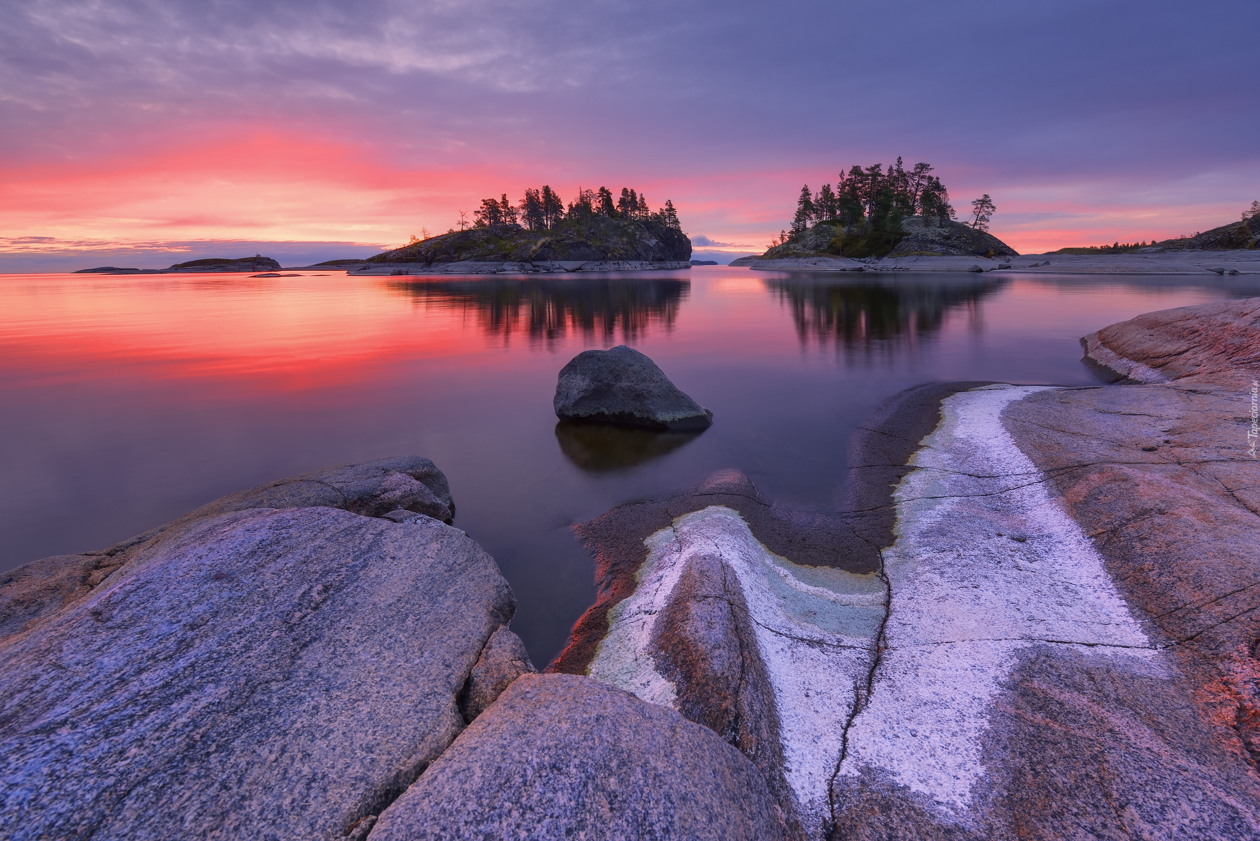 Wschód słońca, Skały, Drzewa, Wysepki, Kamień, Jezioro Ładoga, Karelia, Rosja