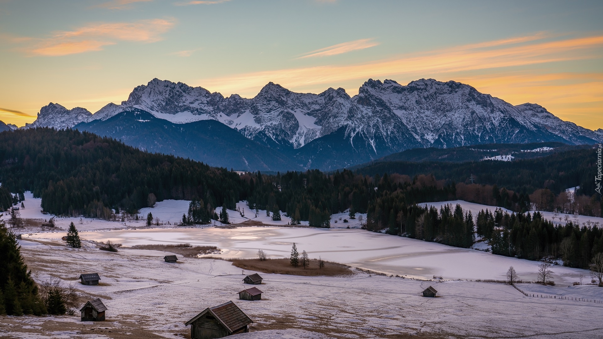 Góry Karwendel, Jezioro Geroldsee, Las, Drzewa, Domek, Zima, Miejscowość Krun, Bawaria, Niemcy