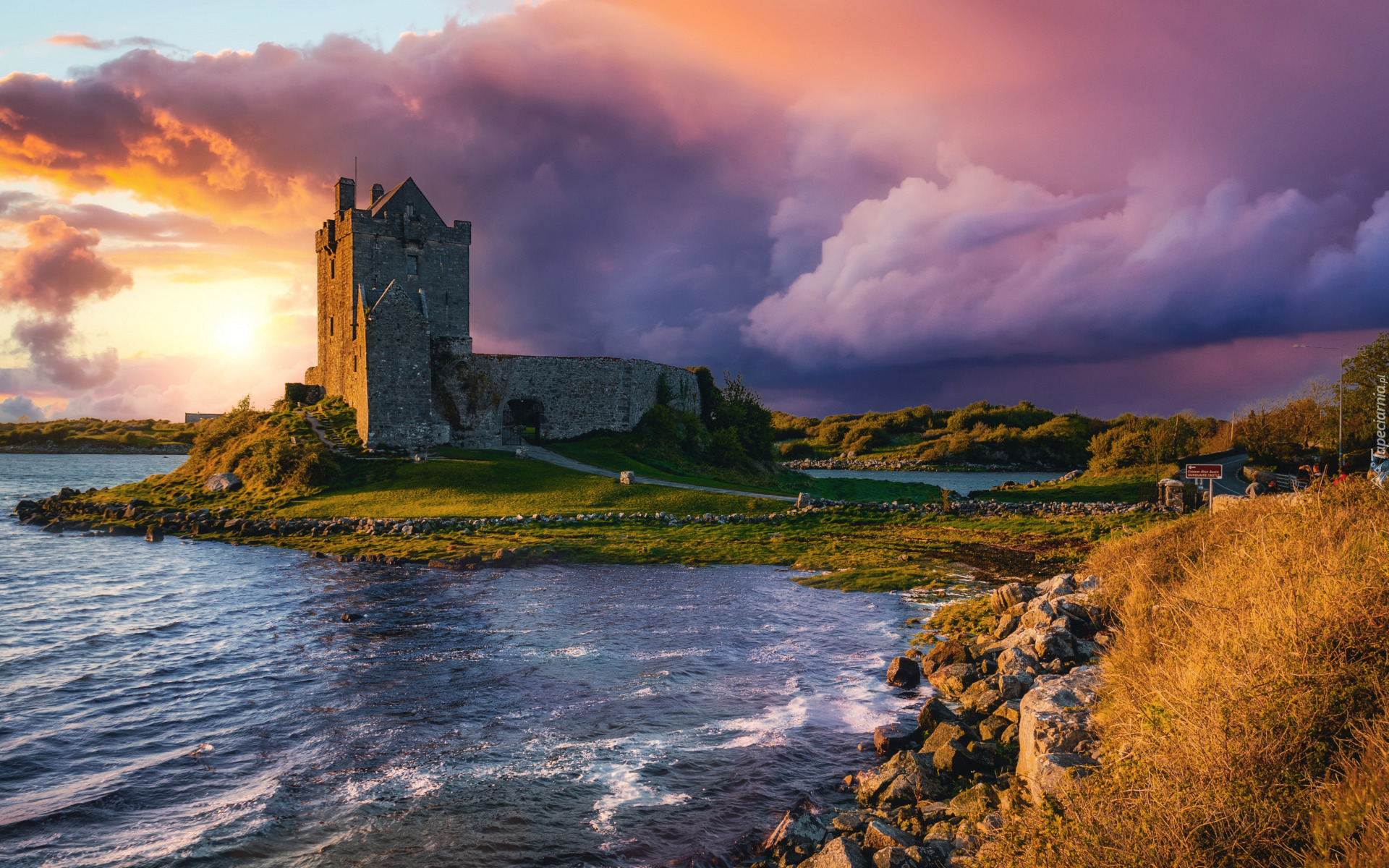 Zamek, Dunguaire Castle, Zatoka, Galway Bay, Chmury, Kinvara, Irlandia