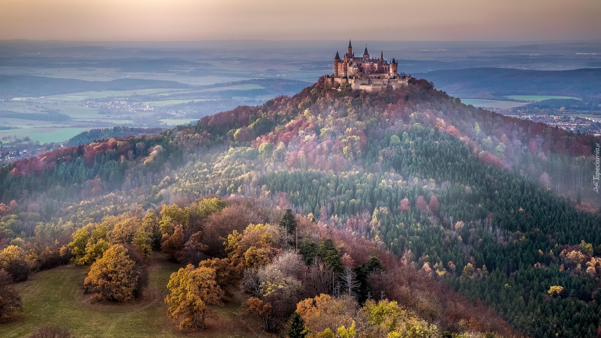 Góra Hohenzollern, Zamek Hohenzollern, Jesień, Drzewa, Lasy, Wzgórza, Badenia-Wirtembergia, Niemcy