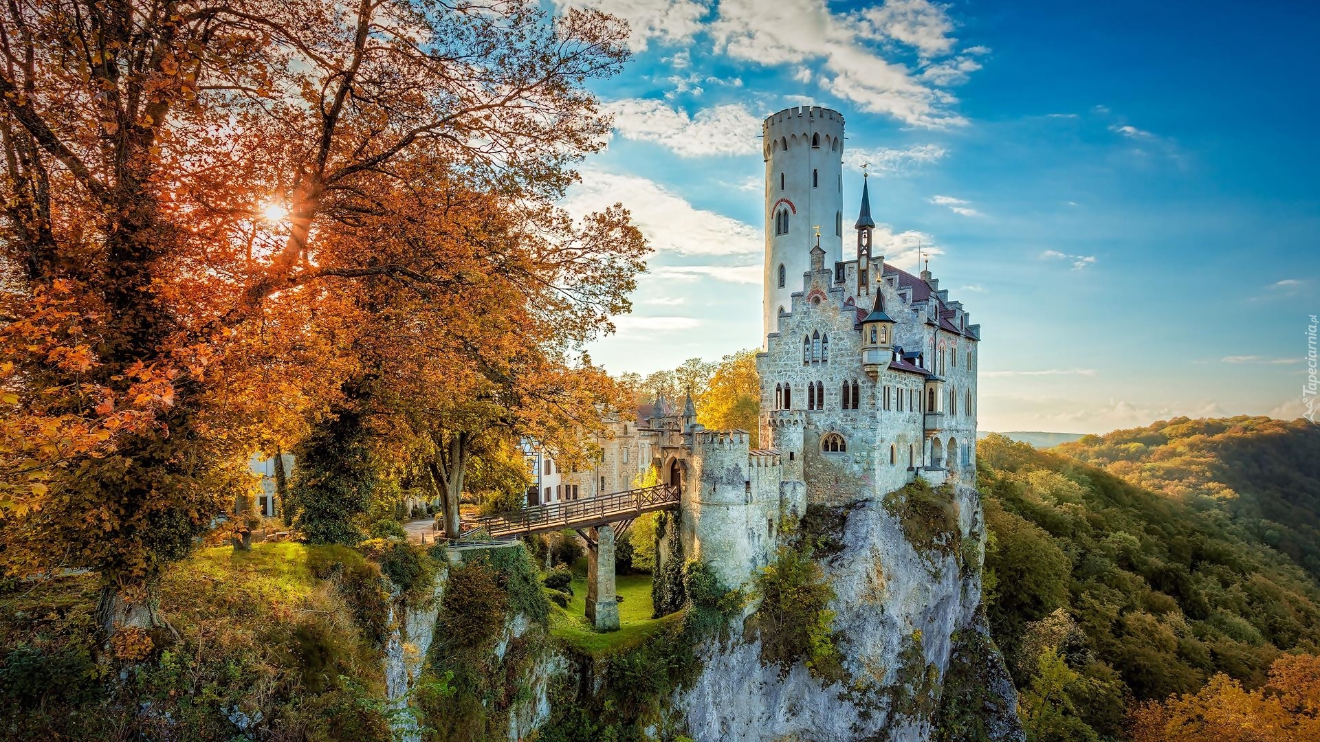 Niemcy, Lichtenstein, Zamek, Lichtenstein Castle, Wzgórze, Skały, Drzewa, Jesień