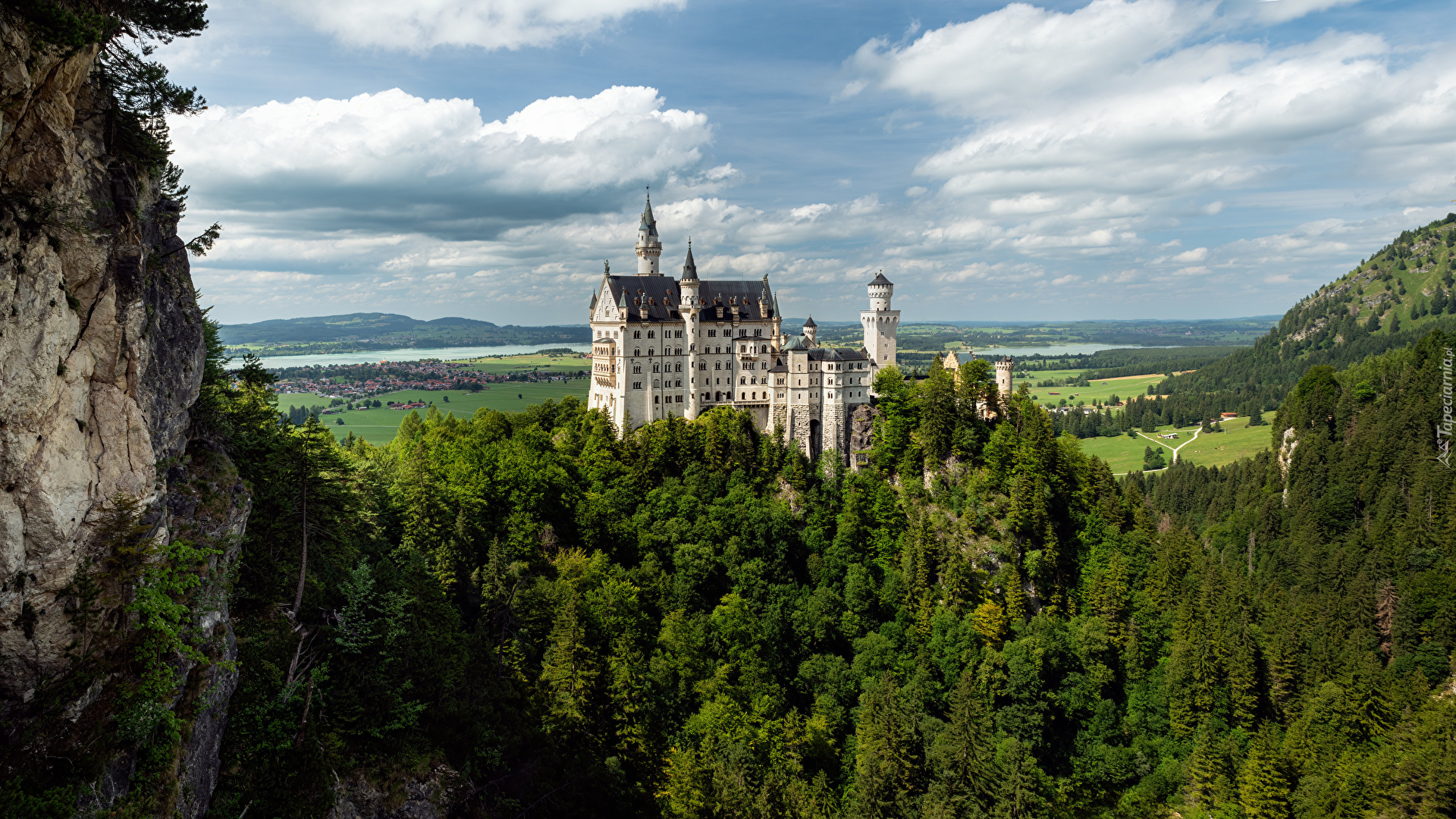 Zamek Neuschwanstein, Skały, Drzewa, Niebo, Niemcy, Bawaria