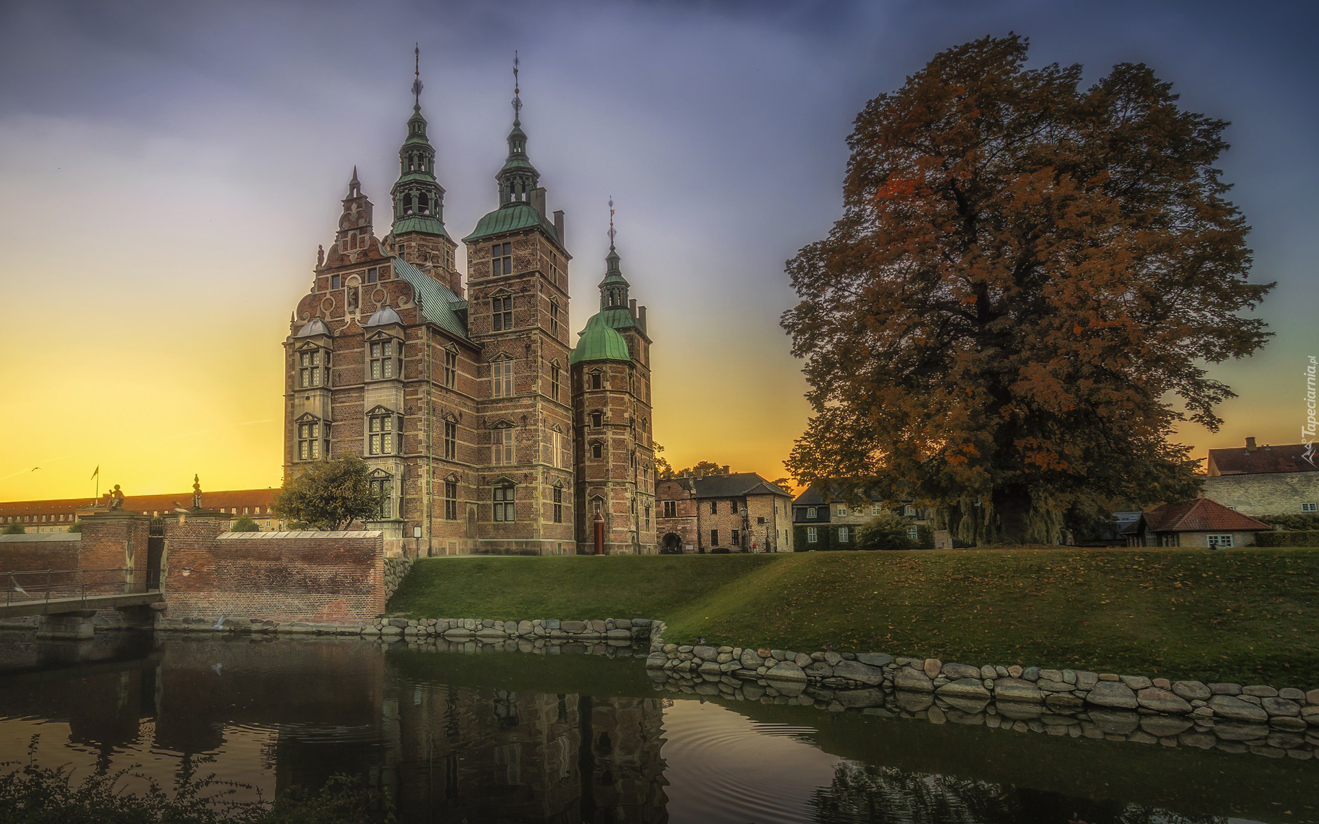 Dania, Kopenhaga, Zamek Rosenborg, Muzeum, Fosa, Jesień, Drzewo, Budynki