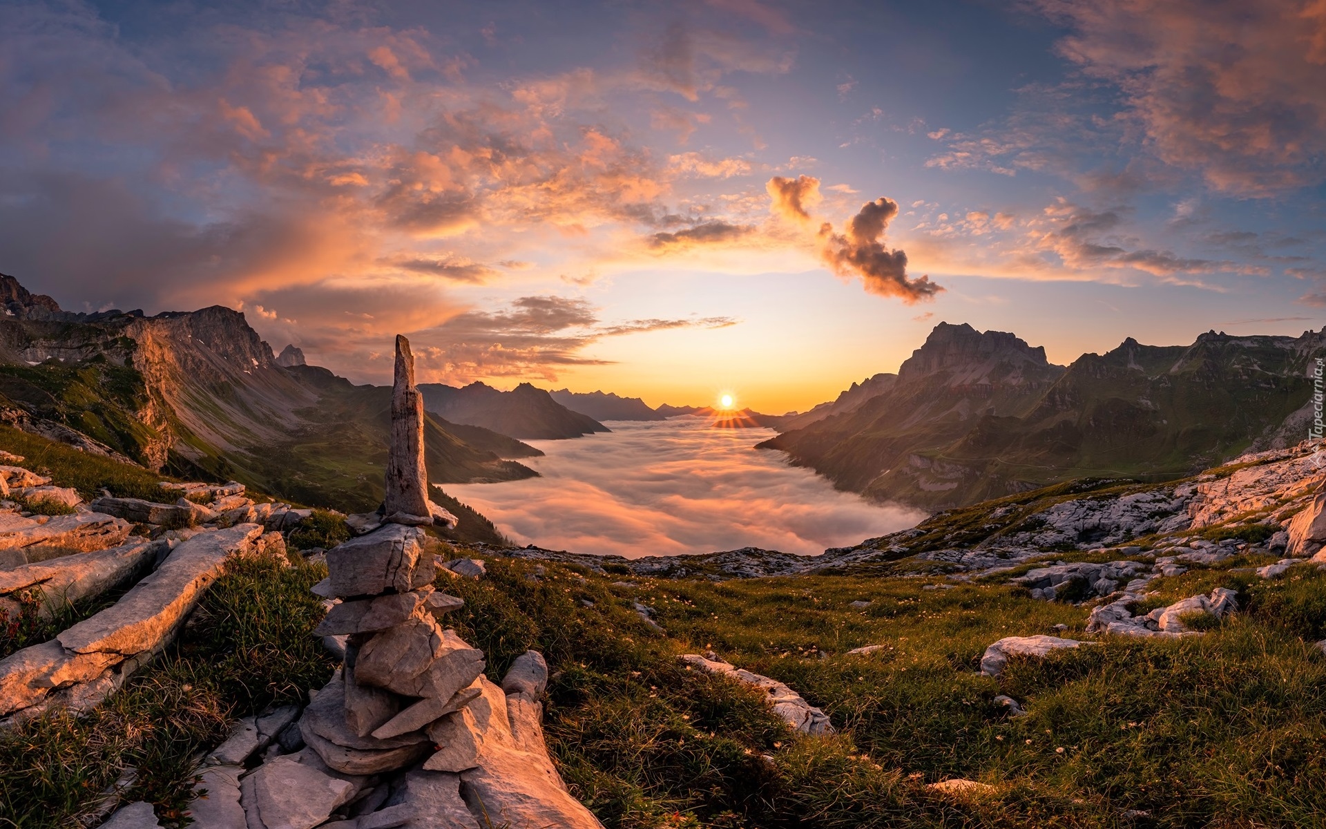 Szwajcaria, Góry, Alpy Glarneńskie, Przełęcz, Klausenpass, Mgła, Zachód słońca, Chmury