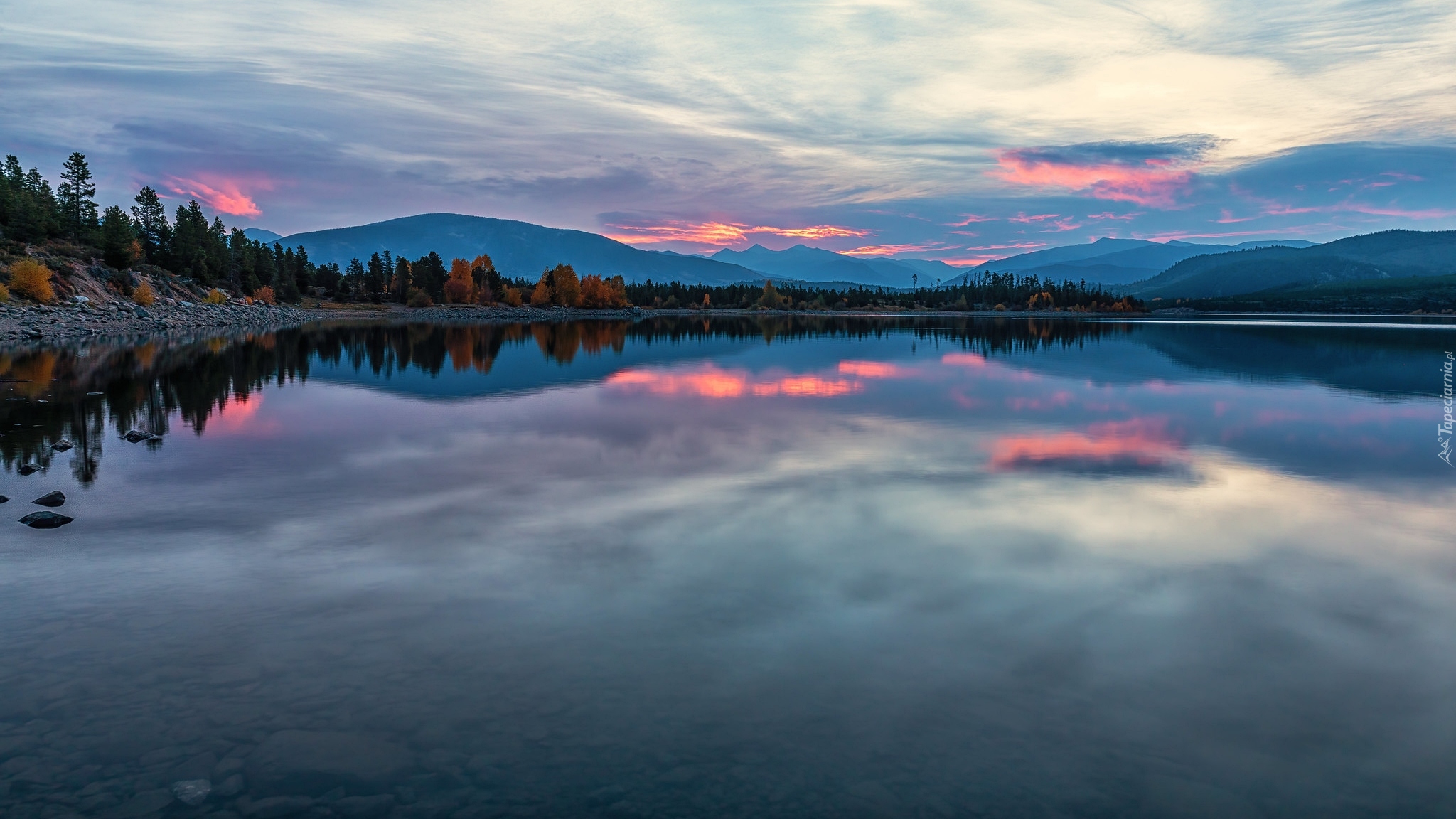 Jezioro, Dillon Lake, Góry, Drzewa, Chmury, Odbicie, Stan Kolorado, Stany Zjednoczone