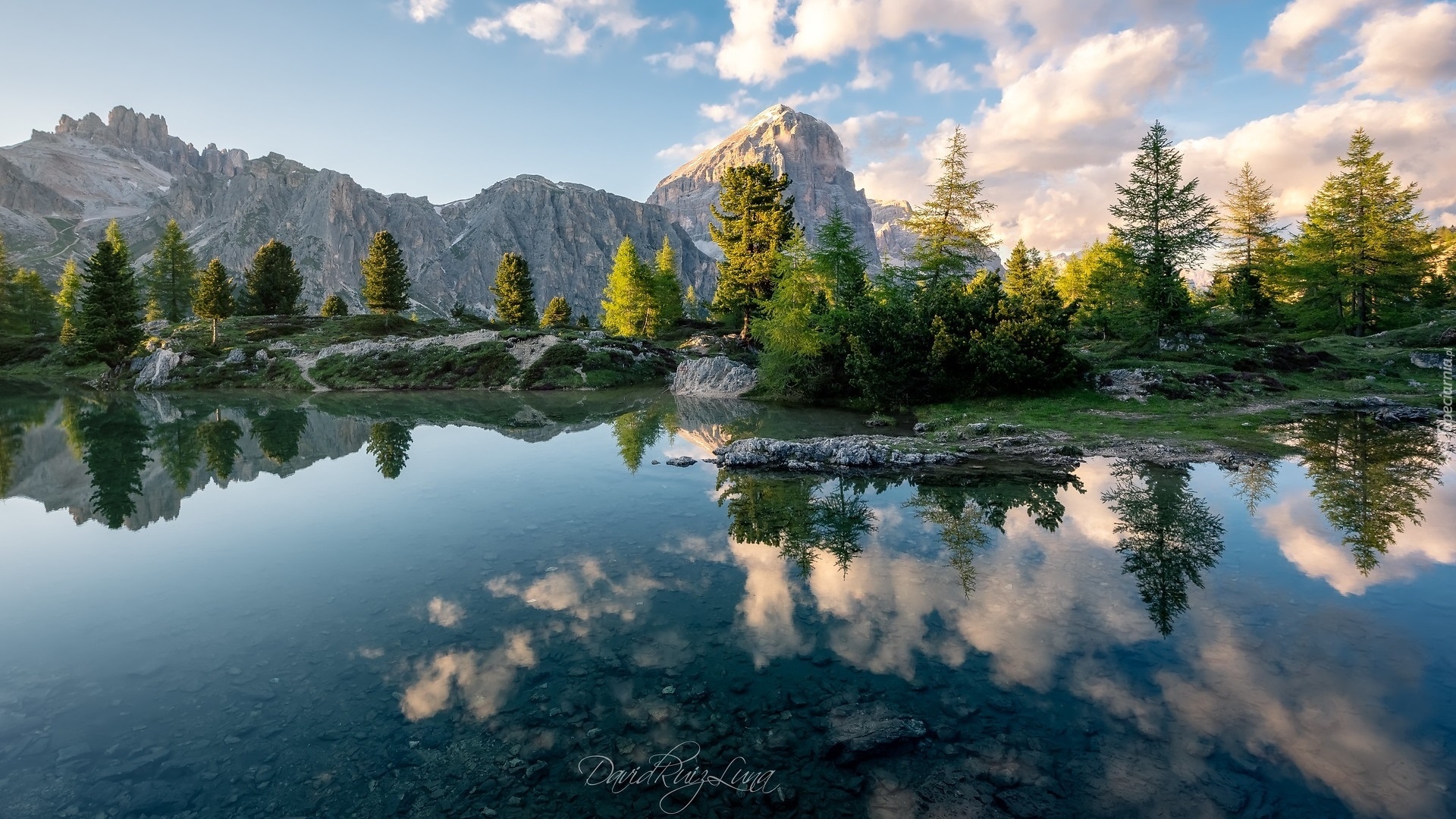 Góry, Dolomity, Jezioro, Lago Limides, Drzewa, Odbicie, Prowincja Belluno, Włochy