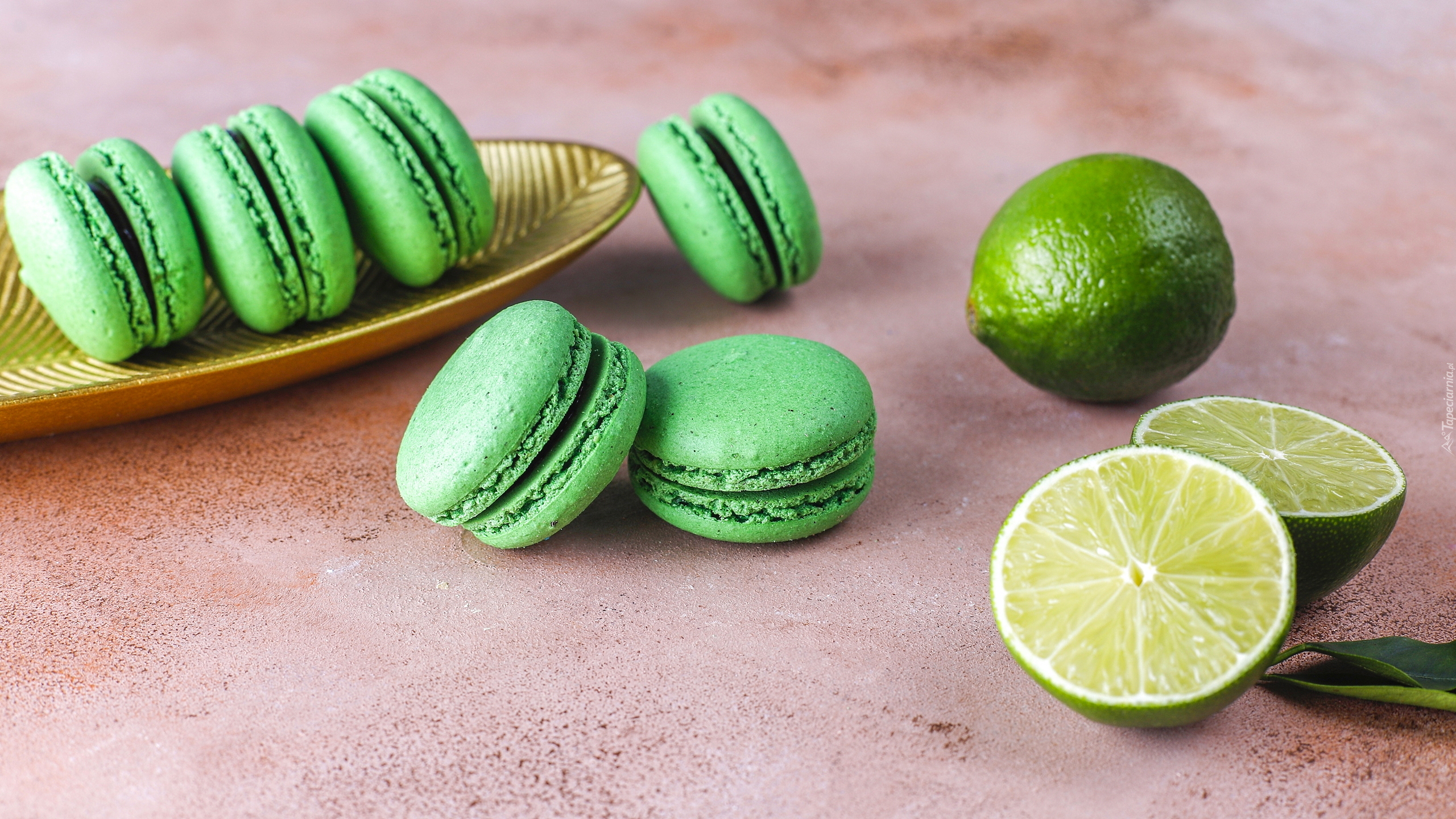 Зеленые сладости. Зеленые вкусняшки. Зеленый десерт. Сладости зеленого цвета.