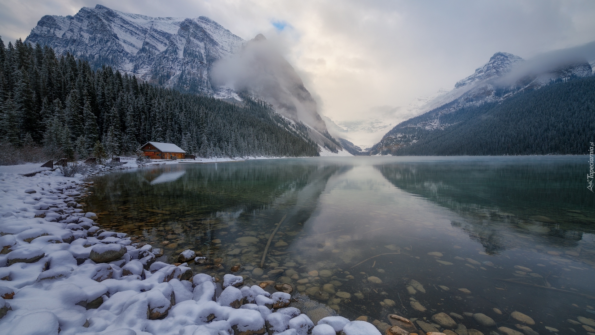 Park Narodowy Banff, Jezioro Lake Louise, Góry, Las, Zima, Kamienie, Domek, Kanada