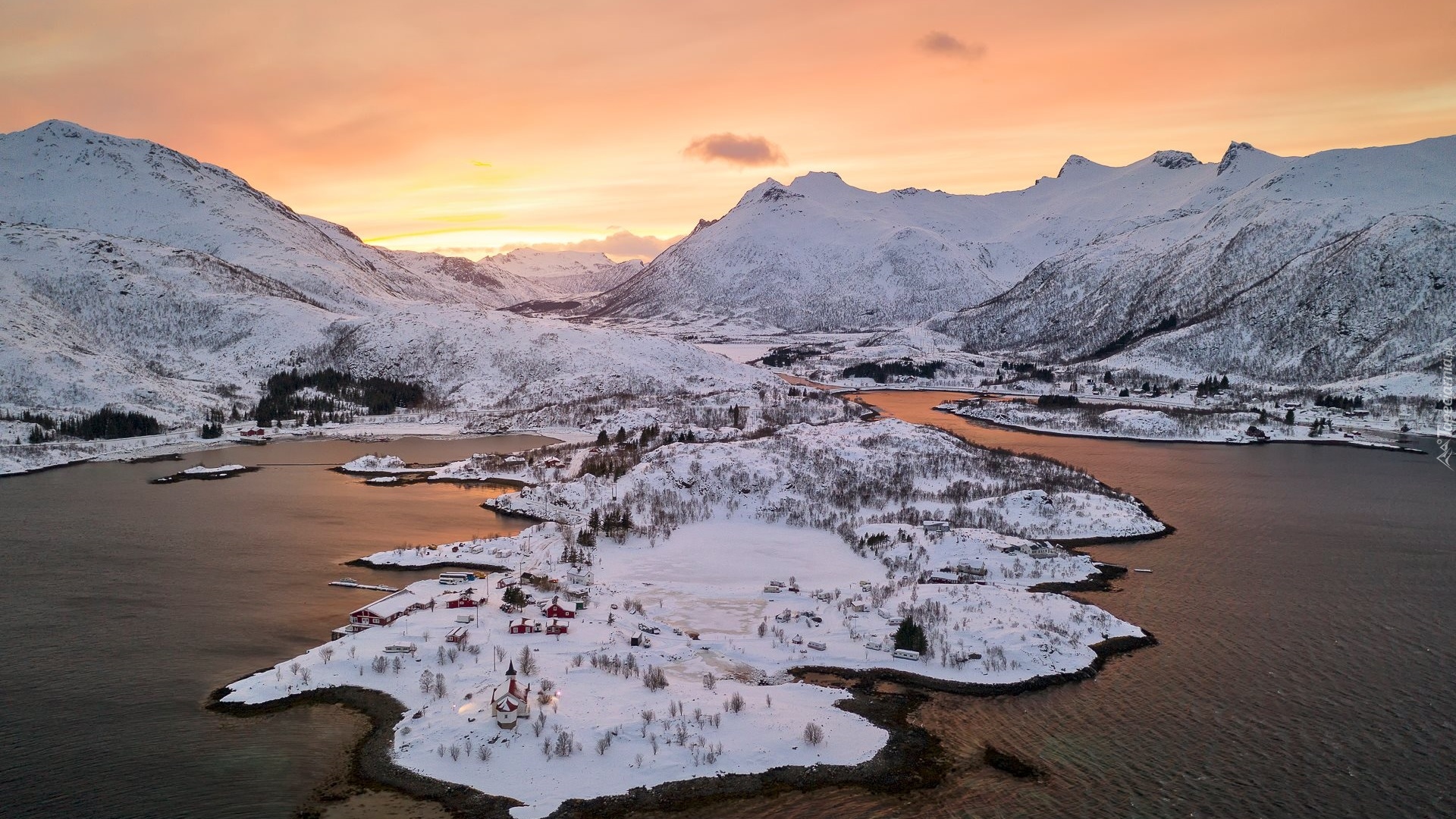 Norwegia, Lofoty, Gmina Vagan, Domy, Góry, Zima, Wschód słońca