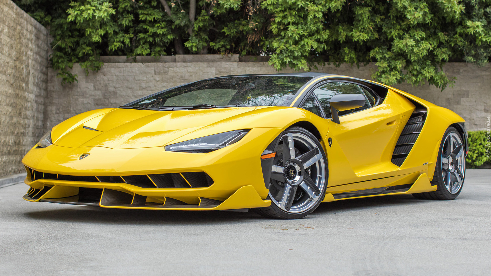 Lamborghini Centenario, Żółte