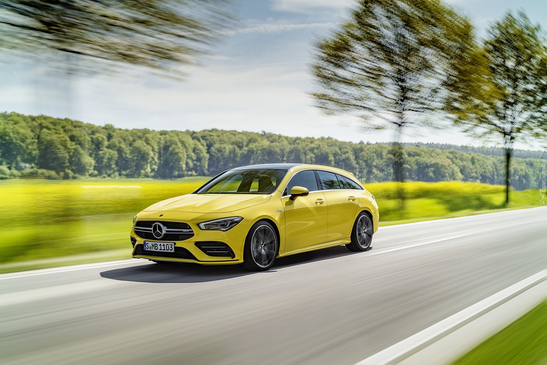 Żółty, Mercedes-AMG CLA 35, Droga, Drzewa, Prędkość