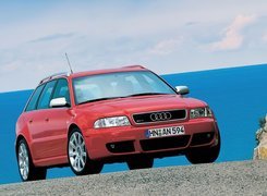 Czerwone, Audi RS4, Avant