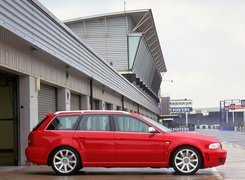 Audi RS4, Avant, Czerwone