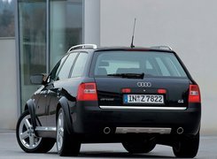 Audi Allroad, Tył