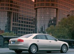 Audi A8, Biurowce