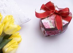 Żółte, Tulipany, Pudełko, Serduszko, Wstążka