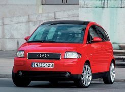 Czerwone, Audi A2, Przód