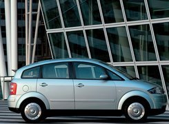 Audi A2, Prawy Bok