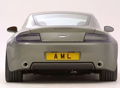 Aston Martin V8 Vantage, Tył