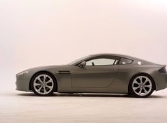 Aston Martin V8 Vantage, Lewy Profil