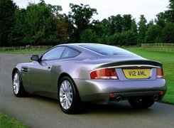 Aston Martin, V12