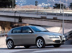 Alfa Romeo 147, Estakada