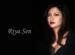 Riya Sen, Czerwone, Usta