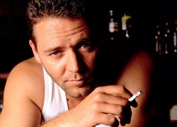 Russell Crowe, Papieros